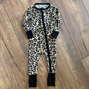Posh Peanut Lana Leopard Print Convertible Zipper Pajamas 9-12 Months